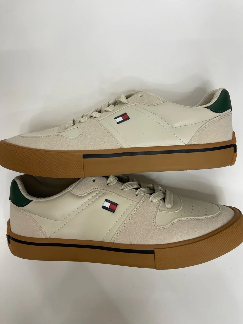 NEW Tommy Hilfiger Renchal Off White Green Classic Sneakers 7.5M